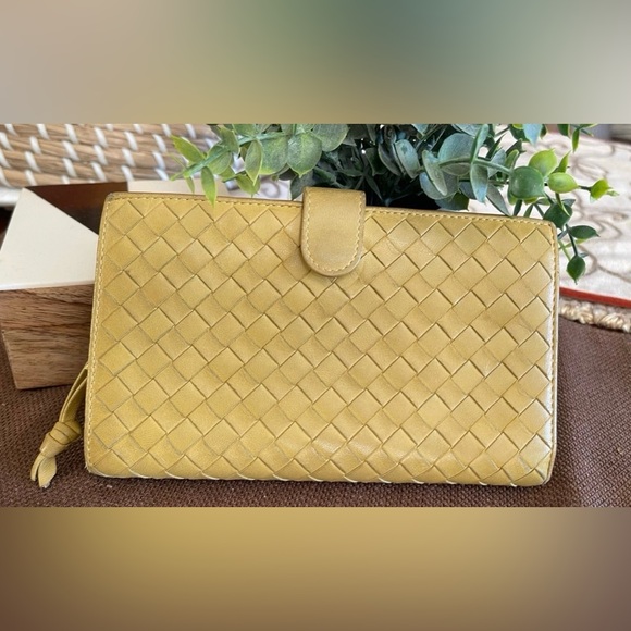 Bottega Veneta wallet Yellow leather - Picture 1 of 16